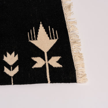 NARGIS TABLE MAT - BLACK WITH CREAM (SET OF 2)