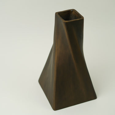 PRAVAHA ANGULAR VASE