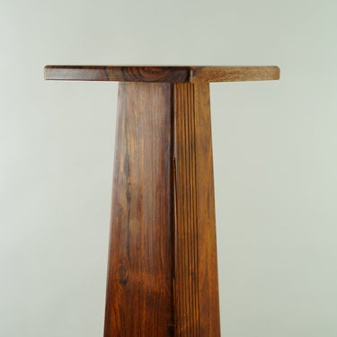 KANAK SMALL PEDESTAL