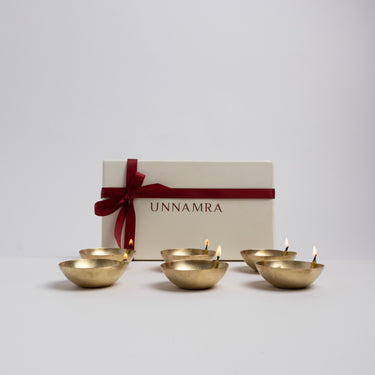 PLUTA FLOATING DIYA (SET OF 6)